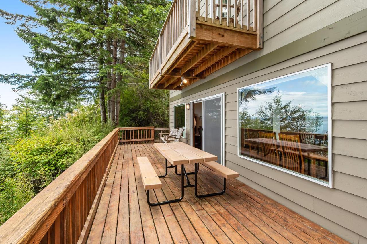 Pinecone Cabin Eastsound Exterior photo