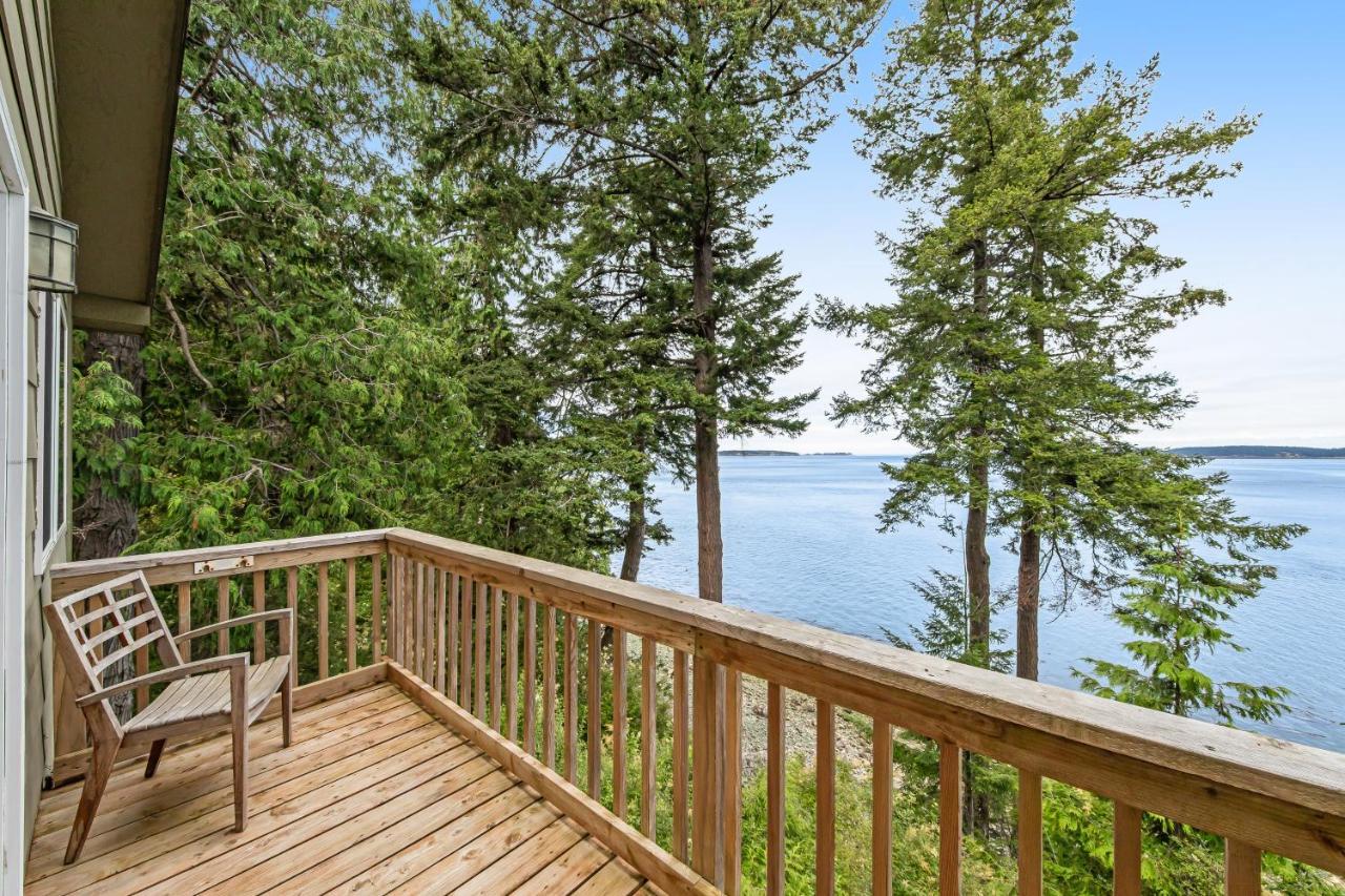 Pinecone Cabin Eastsound Exterior photo